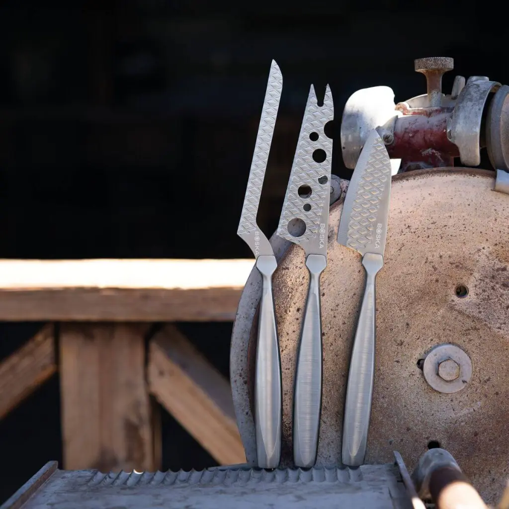 307095-BOSKAMonaco_CheeseKnifeSet_9.webp